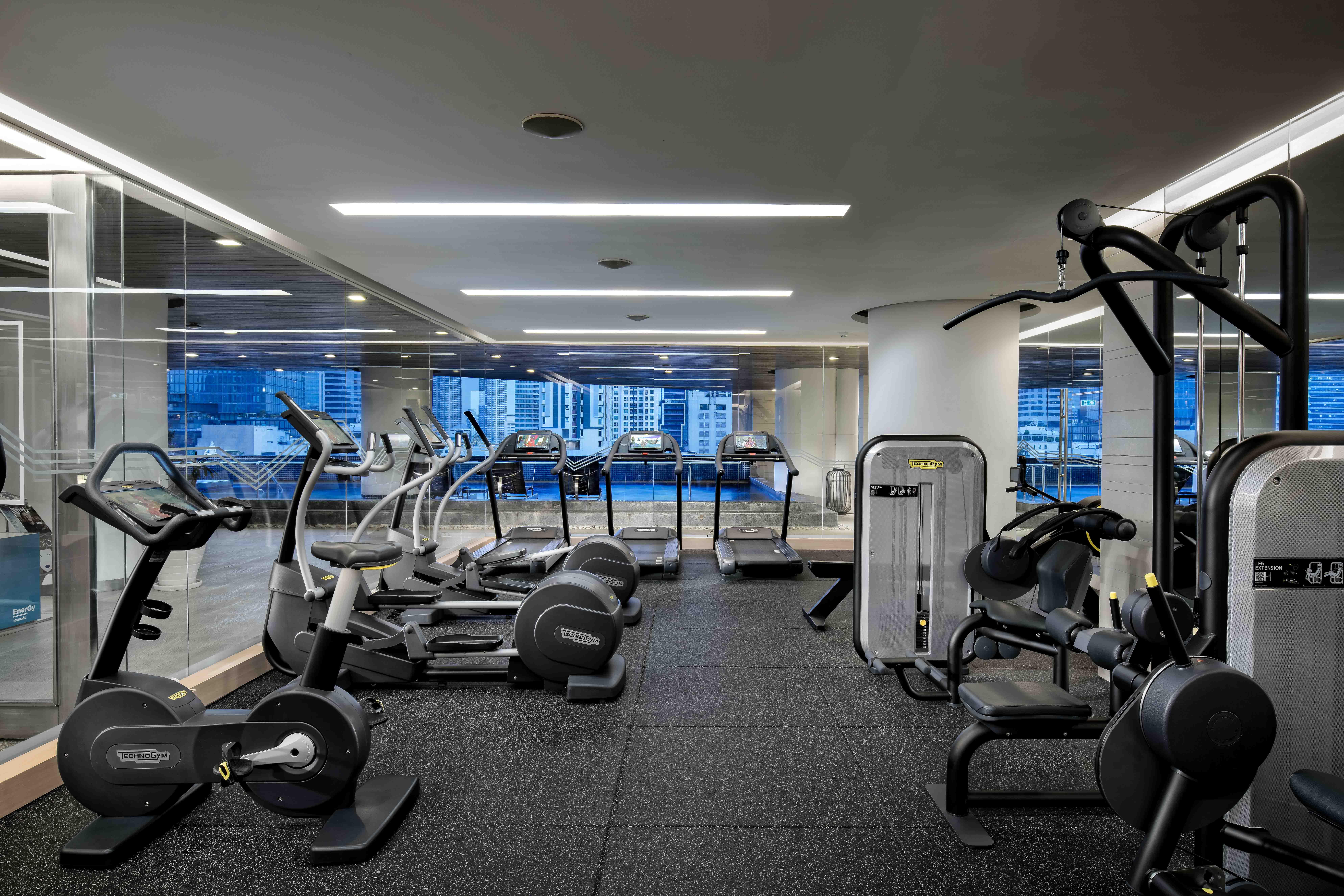 풀맨 방콕 호텔 G 외부 사진 The gym at The Hari