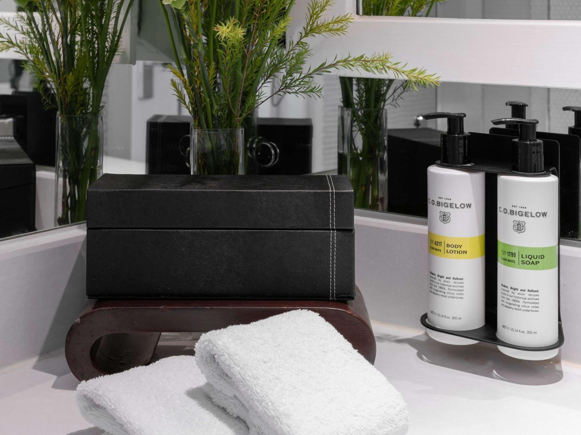 풀맨 방콕 호텔 G 외부 사진 The White Company toiletries