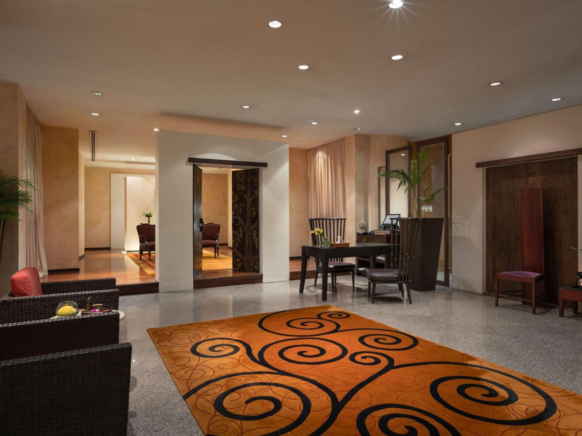 풀맨 방콕 호텔 G 외부 사진 A suite at the Mandarin Oriental, Kuala Lumpur