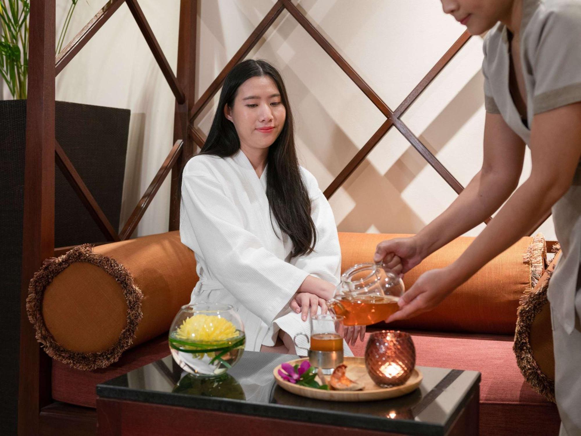 풀맨 방콕 호텔 G 외부 사진 A customer at a spa